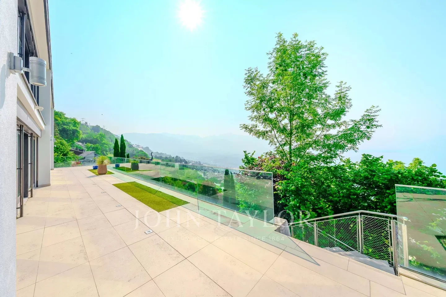 Opportunity not to be missed! Exceptional villa with breathtaking view of the lake - Photo 19 of 20