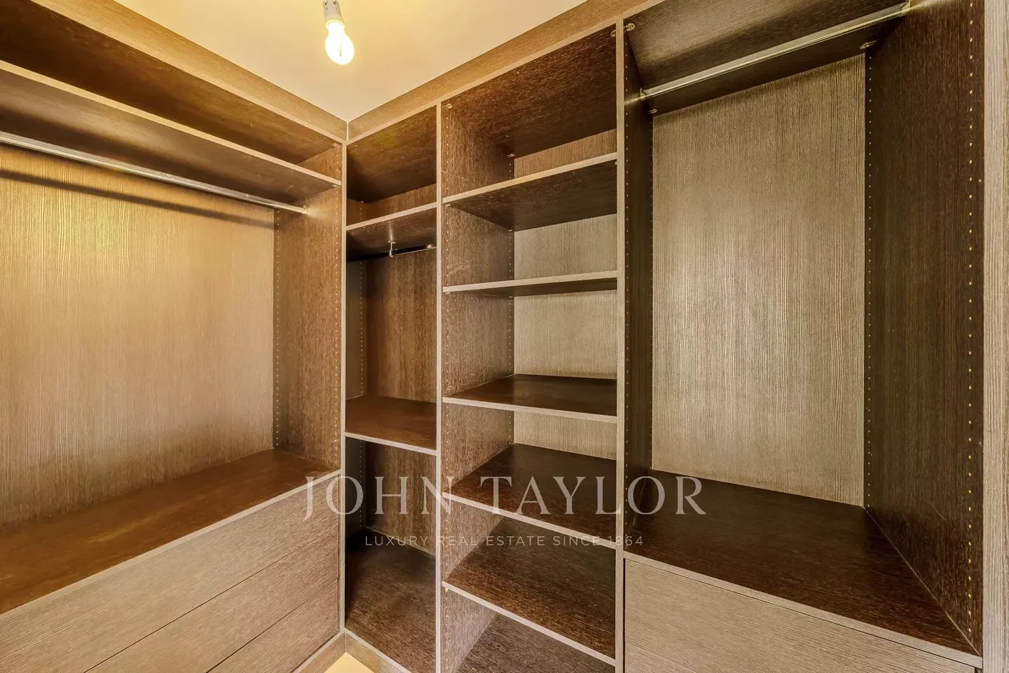 Opportunity not to be missed! Exceptional villa with breathtaking view of the lake - Photo 14 of 20