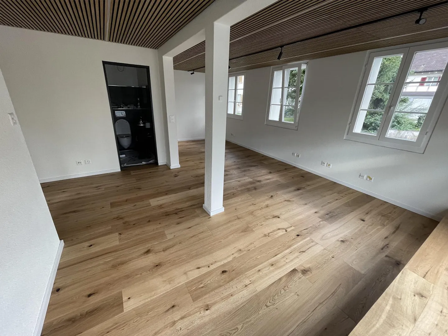 Ladenlokal / Gewerberaum an Hauptstrasse mit Schaufenster 30m2 - Foto 1 von 7