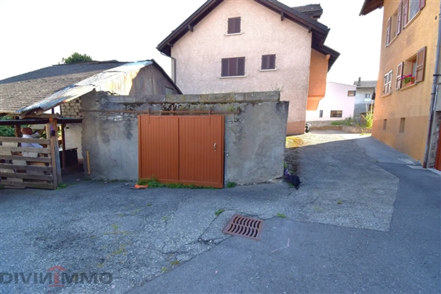 Affascinante fienile con bellissima terrazza, box garage e posto auto - Foto 3 di 5