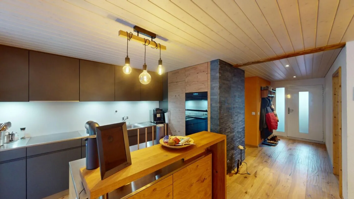 Quiet location, breathtaking view, renovated and full of potential - Photo 4 of 14