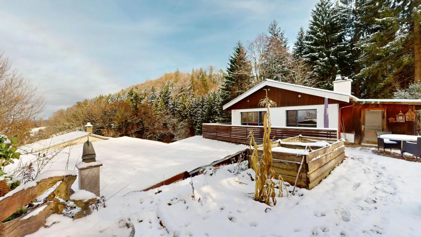 Quiet location, breathtaking view, renovated and full of potential - Photo 1 of 14