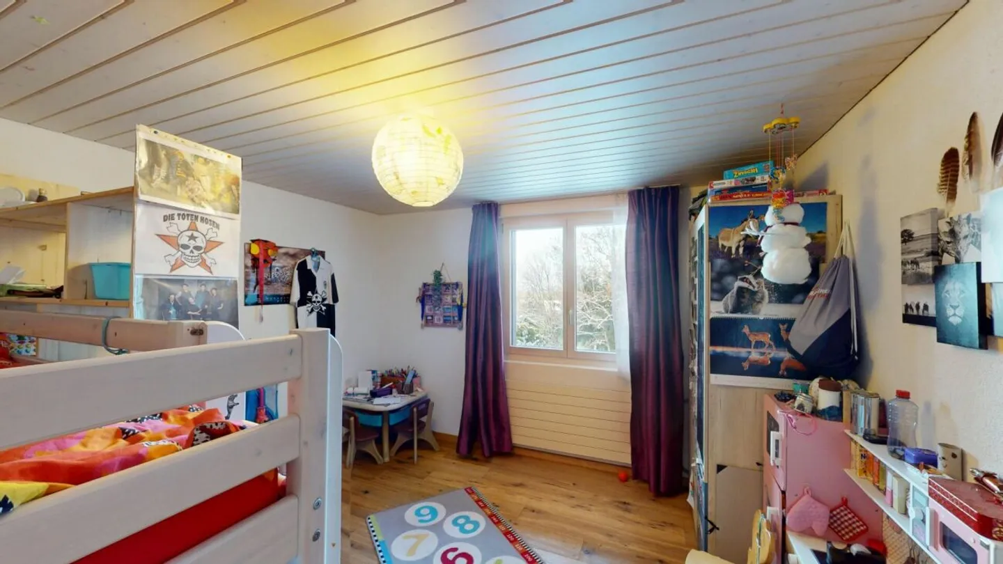 Quiet location, breathtaking view, renovated and full of potential - Photo 6 of 14