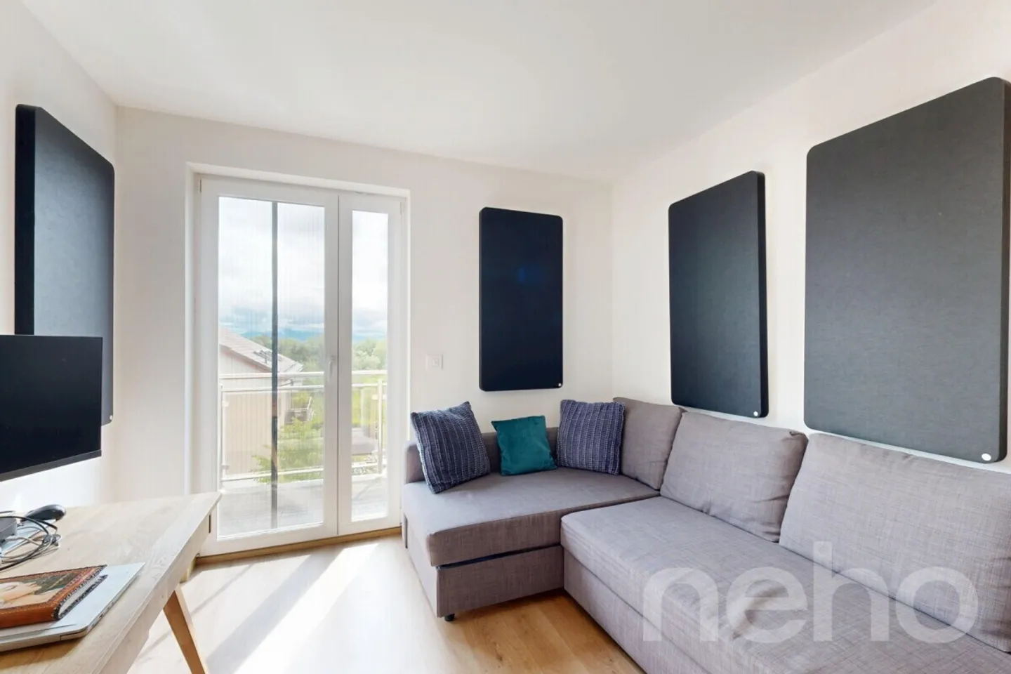 Contemporary penthouse with large balcony and unobstructed view - Photo 9 of 12