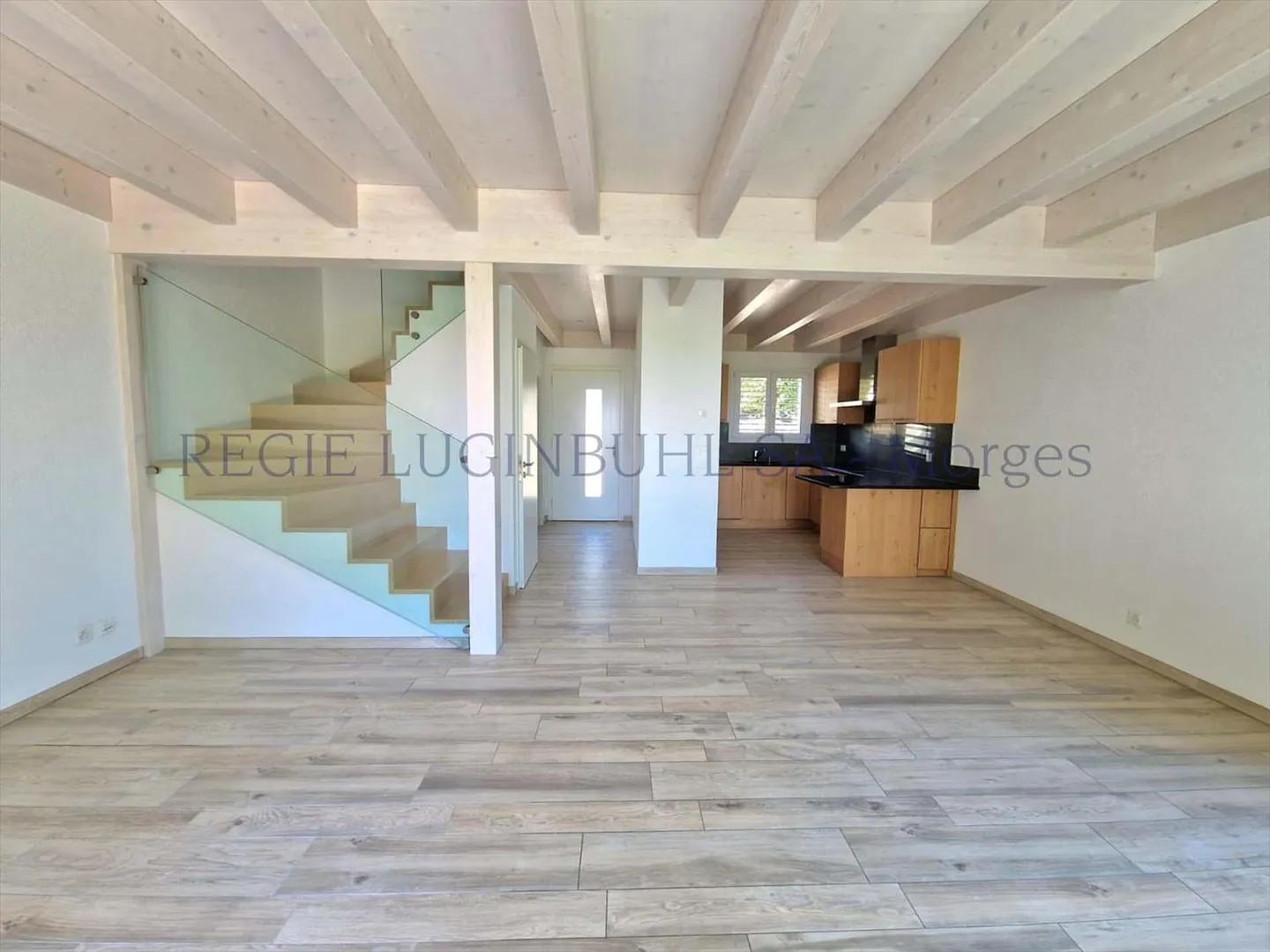 Row House Villa with 5.5 Rooms in Reverolle (Hautemorges) - Photo 3 of 11