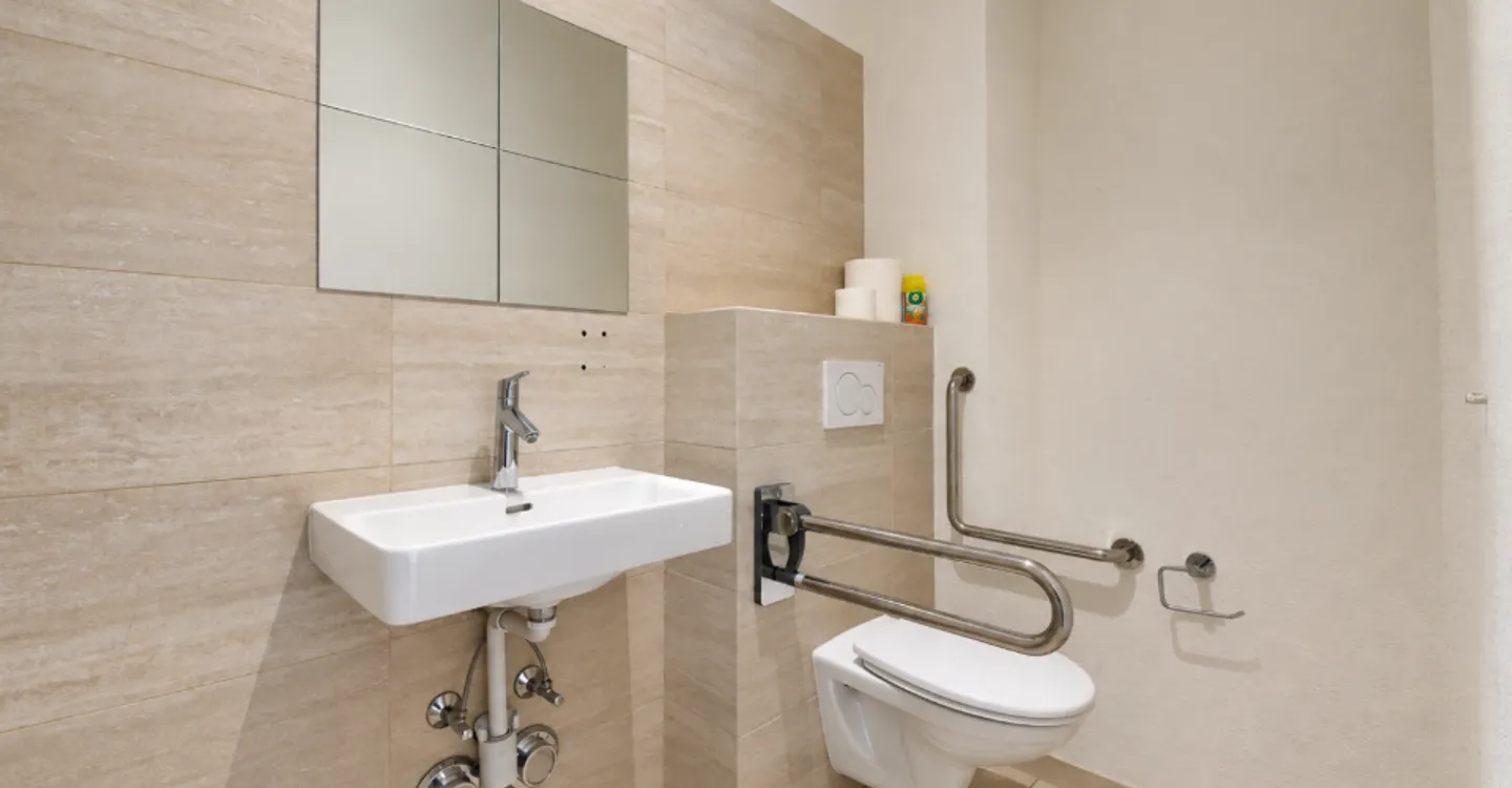 Prime Commercial Space in Monthey - Photo 4 of 7