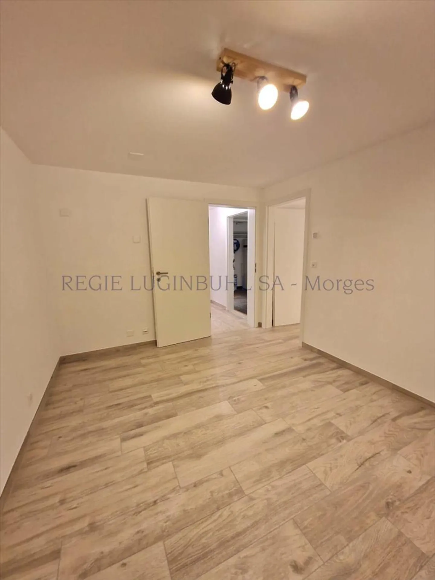 Row House Villa with 5.5 Rooms in Reverolle (Hautemorges) - Photo 9 of 11