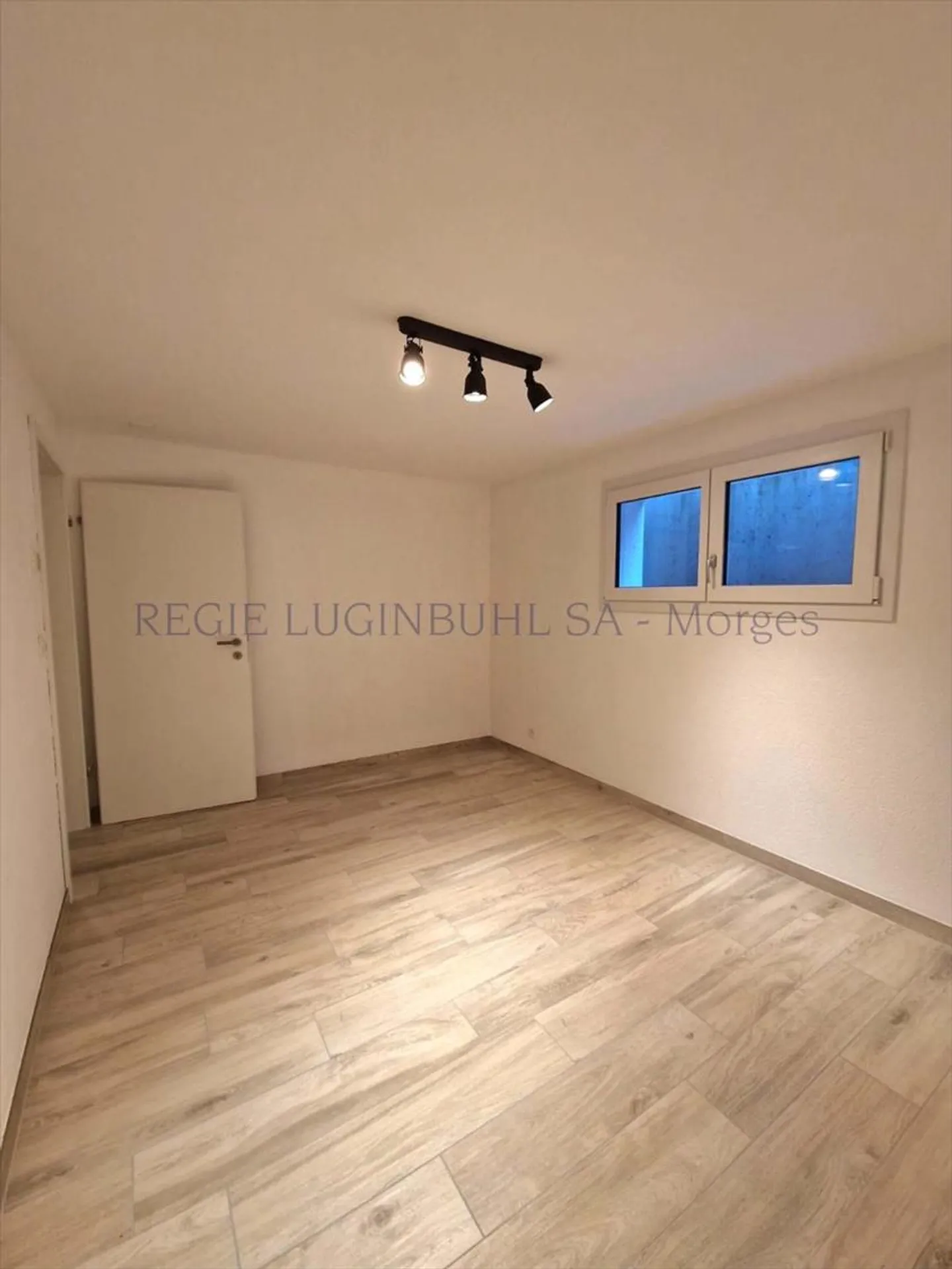 Row House Villa with 5.5 Rooms in Reverolle (Hautemorges) - Photo 11 of 11