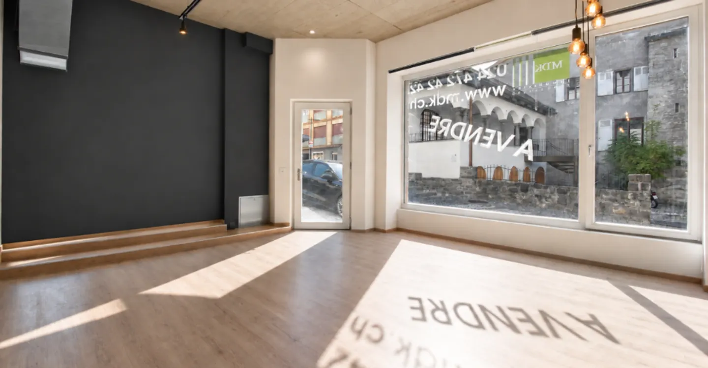 Prime Commercial Space in Monthey - Photo 1 of 7