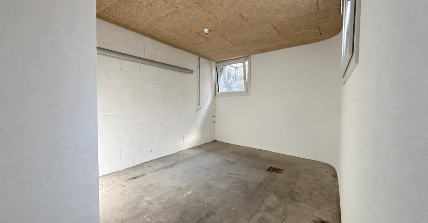 Prime Commercial Space in Monthey - Photo 6 of 7
