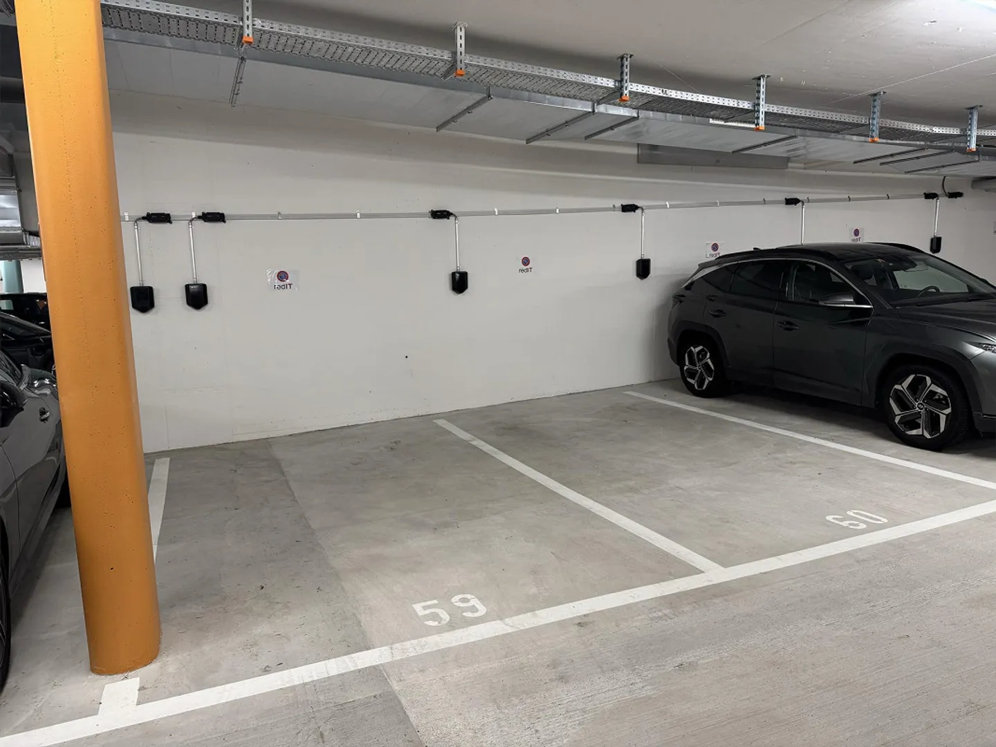 Geräumige Parkplätze in Inwil - Foto 4 von 4
