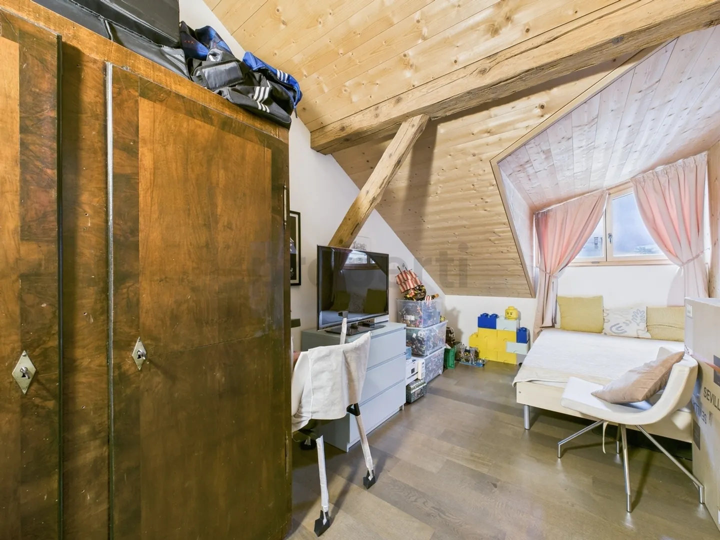 Bellissima casa a schiera di 5,5 stanze con vista sulle montagne a Glarus - Foto 7 di 13