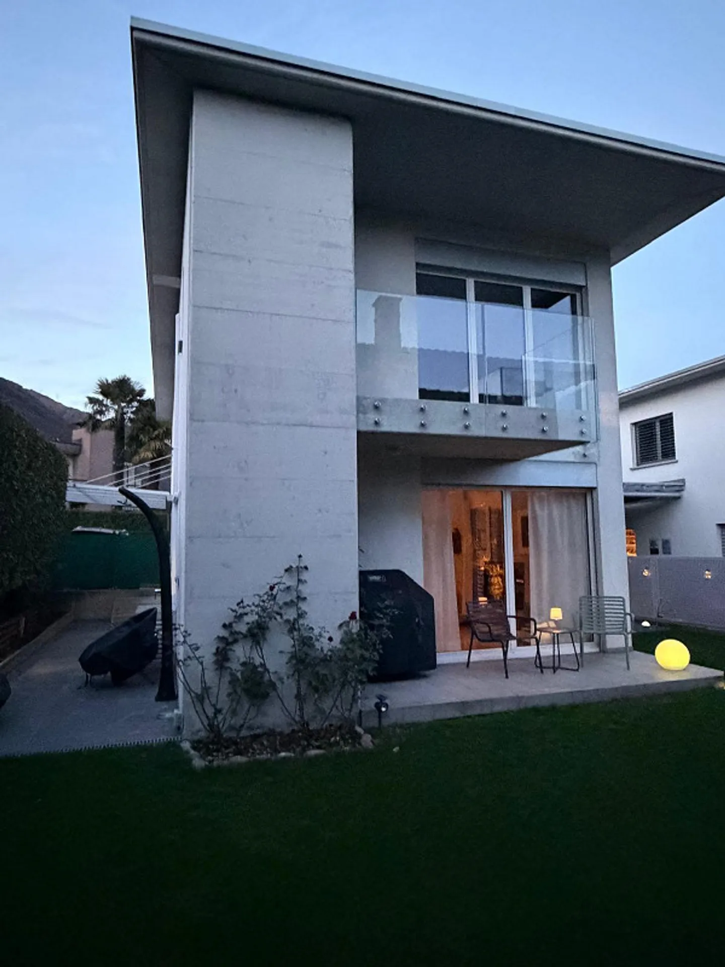Modern 5.5-room house with panoramic view in Gravesano - Photo 1 of 5