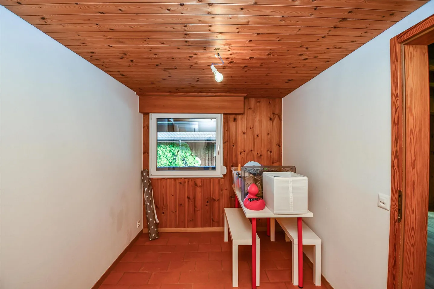 Sezione di casa rustico-moderna con grande giardino e fascino - Foto 6 di 10