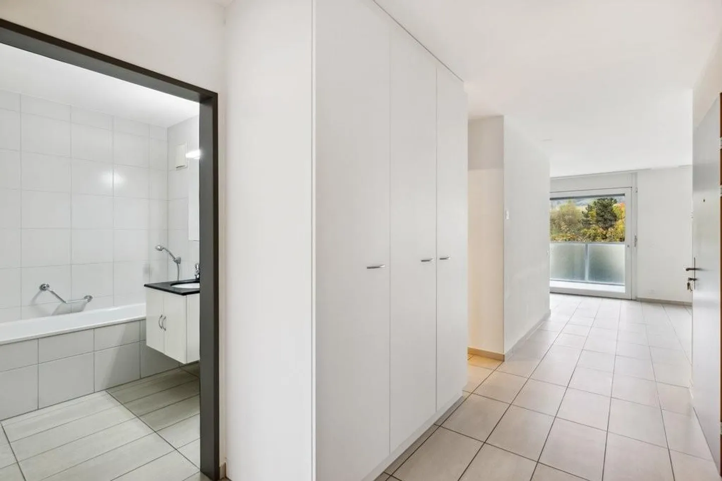 To seize! Magnificent apartment in the city center of Sion! - Photo 2 of 11