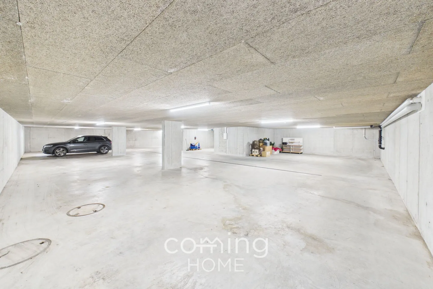 Spazio di stoccaggio e parcheggio versatile - Foto 1 di 17