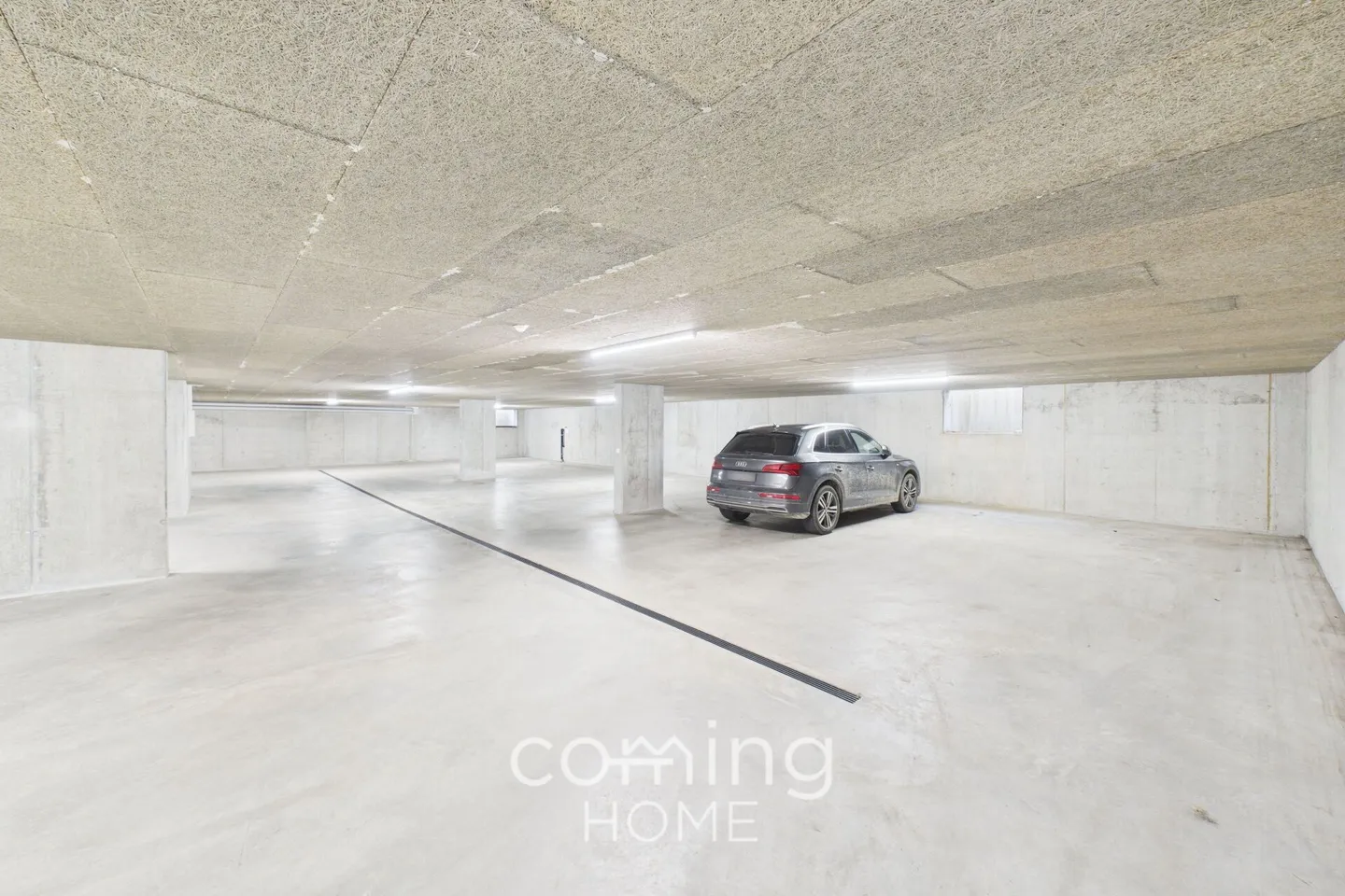 Spazio di stoccaggio e parcheggio versatile - Foto 2 di 17