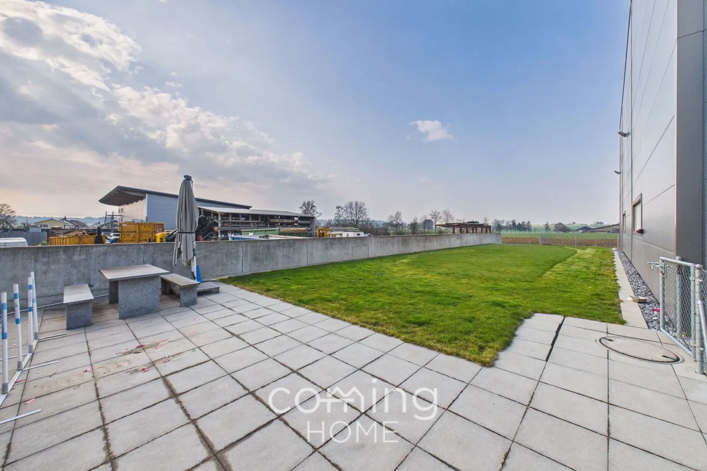 Spazio di stoccaggio e parcheggio versatile - Foto 3 di 17