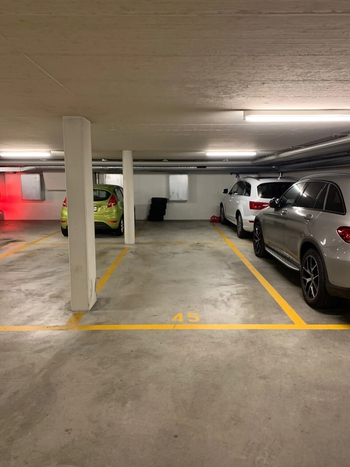 Posto auto - Foto 2 di 2