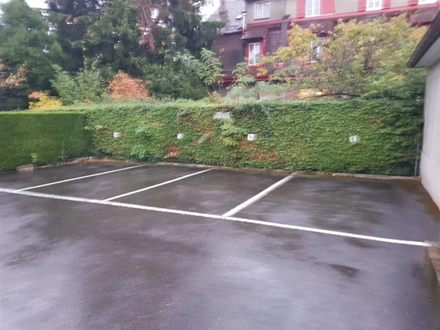 À LOUER Place de Parking Extérieure - Photo 2 sur 2