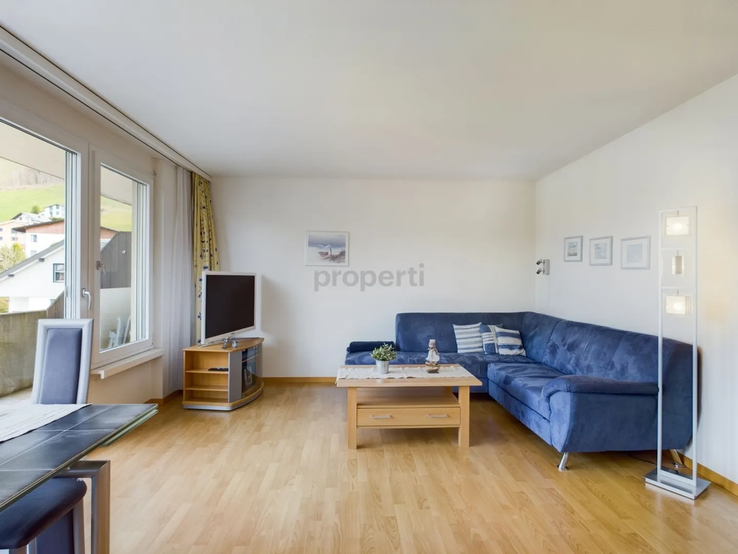 Charmant appartement de 2 pièces avec balcon et garage à Emmetten - Photo 4 sur 11