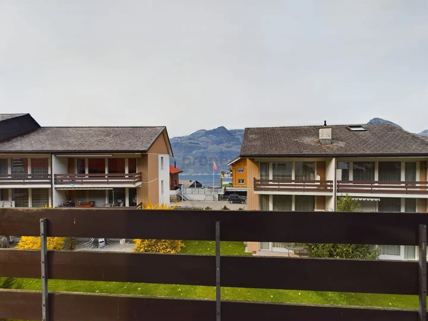 Charmant appartement de 2 pièces avec balcon et garage à Emmetten - Photo 10 sur 11