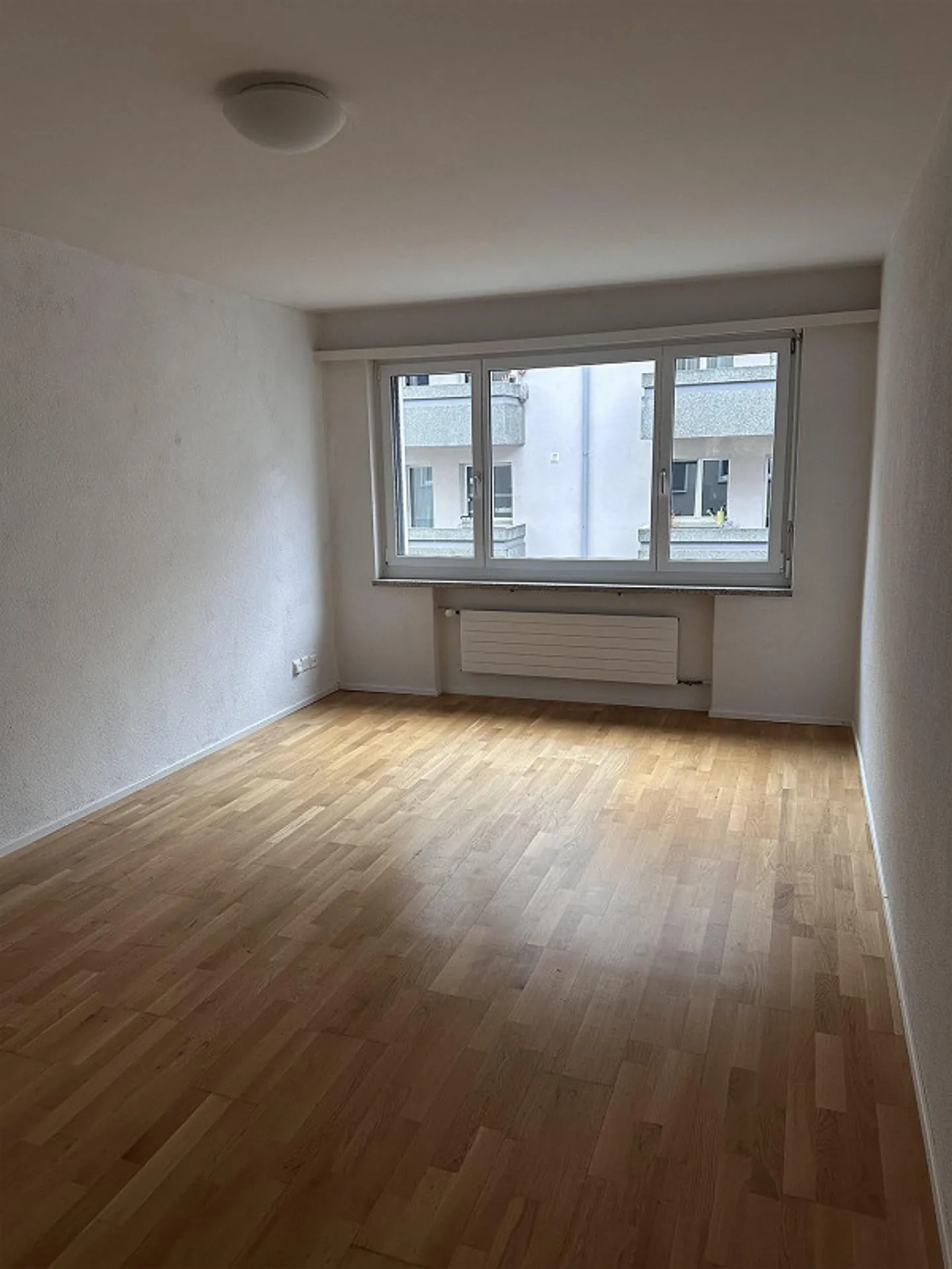Zentrale 1-Zimmer-Wohnung Kreis 4 - Foto 3 von 6