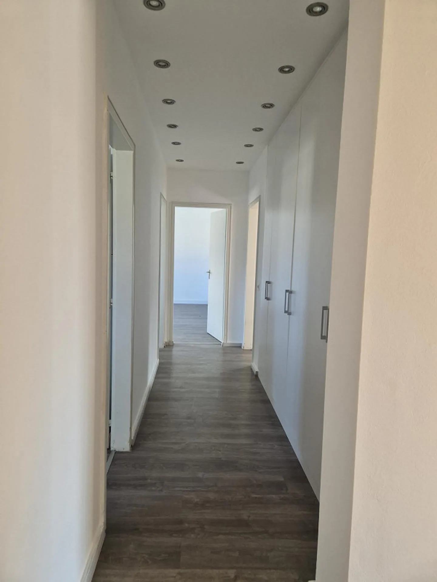 APPARTEMENT À BALERNA - Photo 1 sur 23