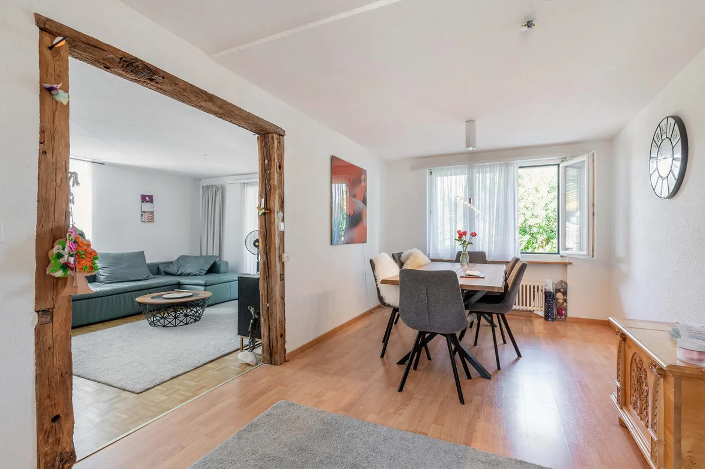 Vielseitiges Zweifamilienhaus - Foto 1 von 11