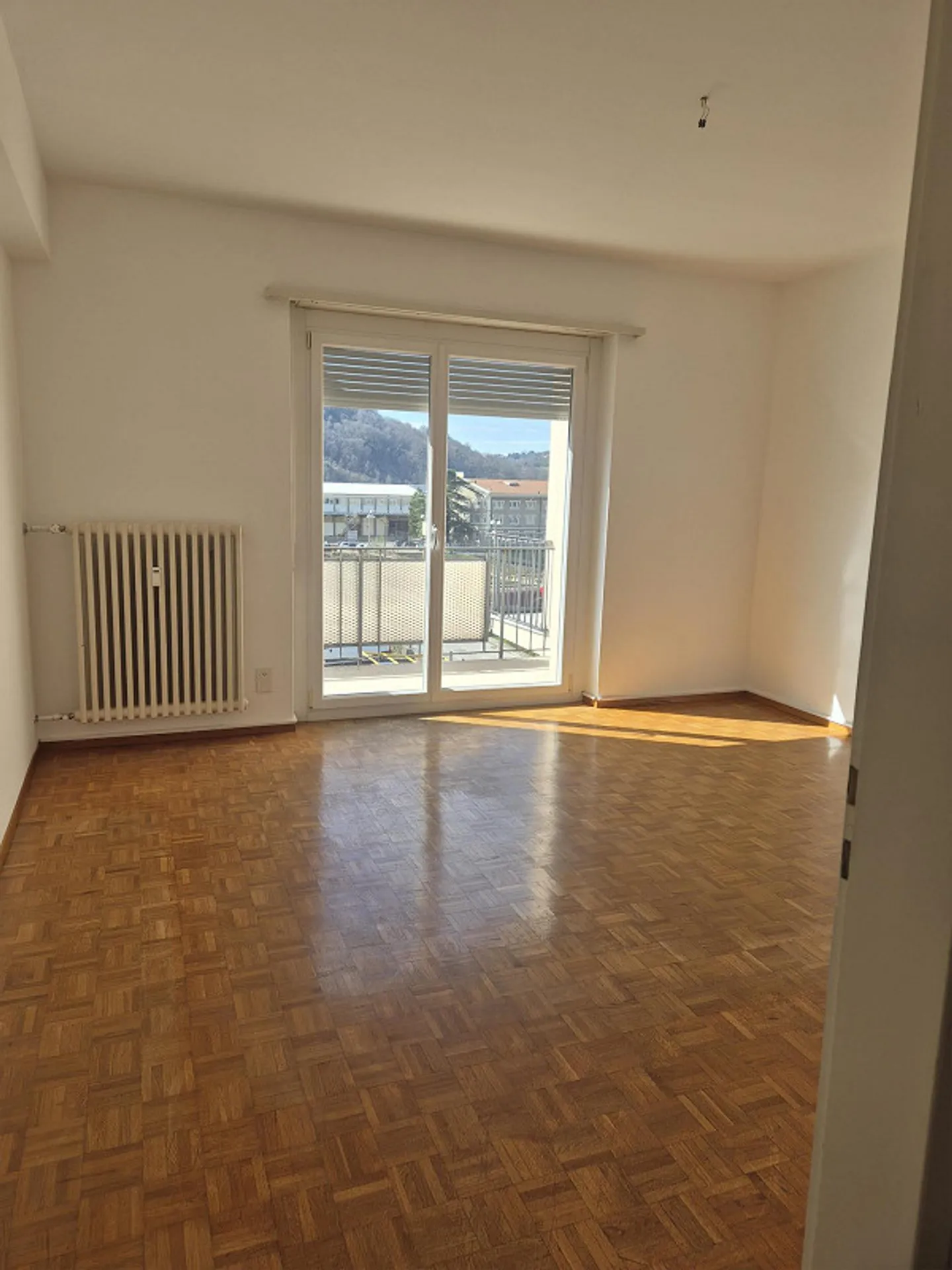 APPARTEMENT À BALERNA - Photo 5 sur 23