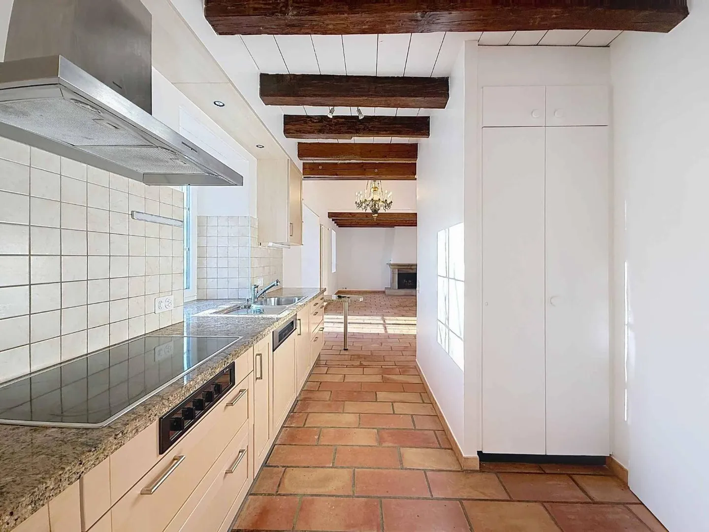 EXCLUSIVE! Magnificent authentic house with undeniable charm - Photo 3 of 12