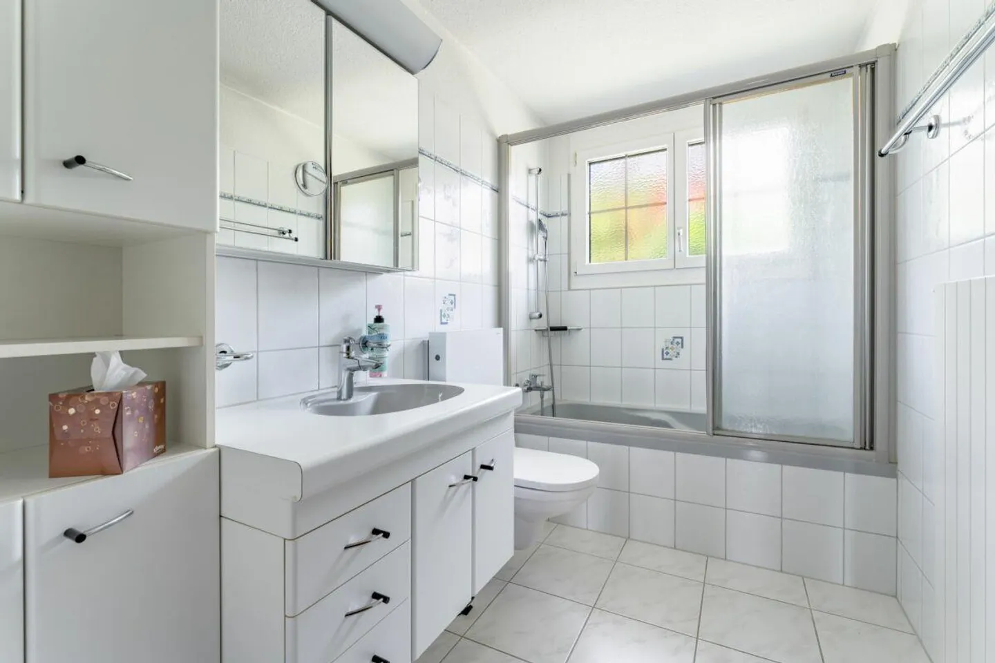 Original 5.5-Room House with Various Possibilities (Sale by Bidding Procedure) - Photo 8 of 12