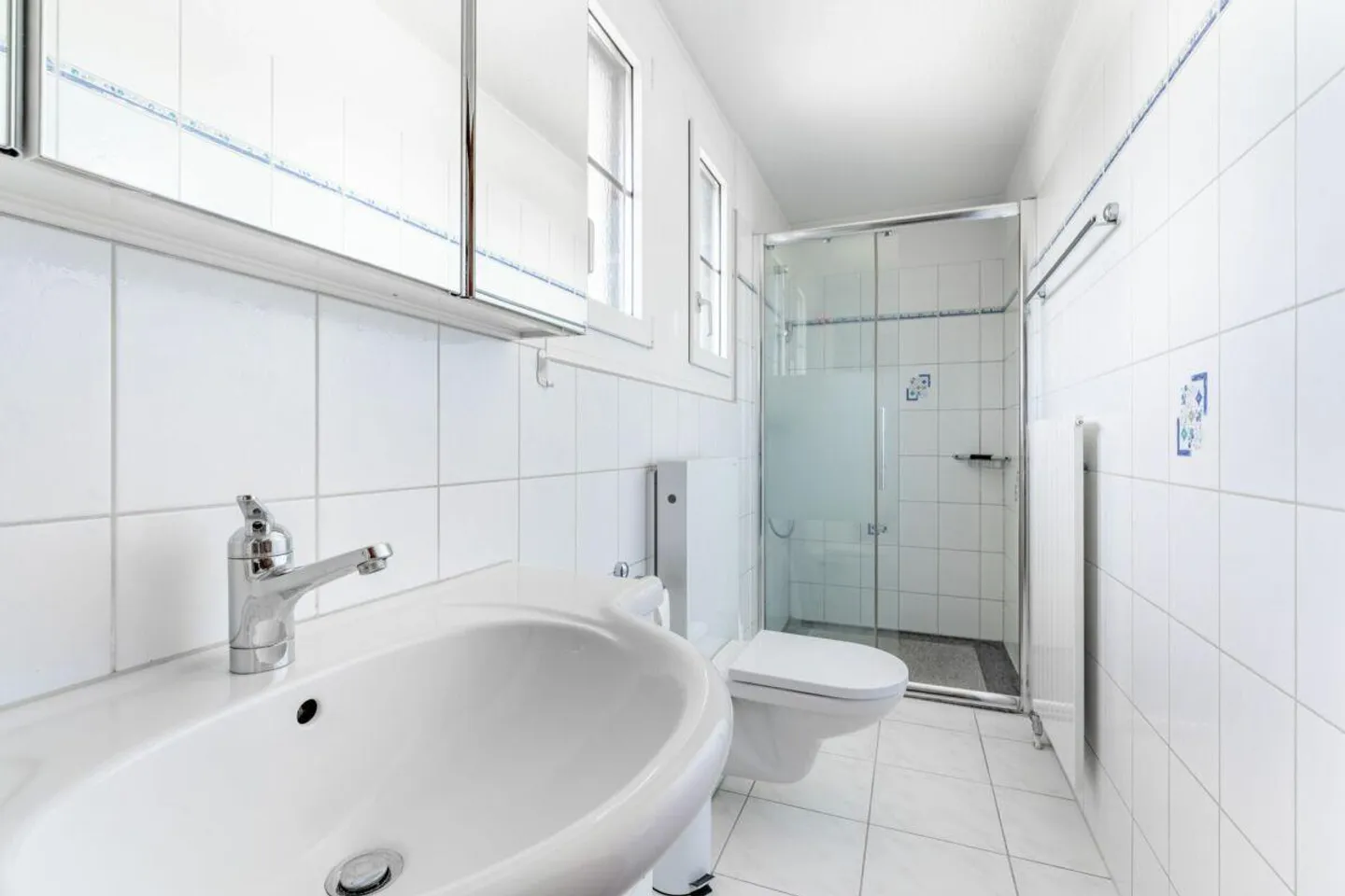 Original 5.5-Room House with Various Possibilities (Sale by Bidding Procedure) - Photo 12 of 12