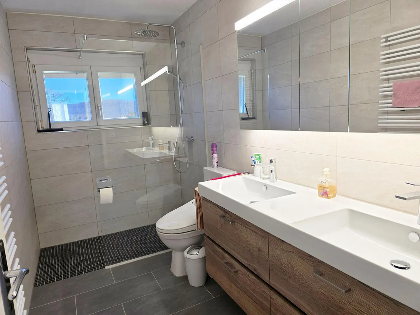 Well-maintained 5.5-room single-family house quietly located at the vineyard - Photo 8 of 11