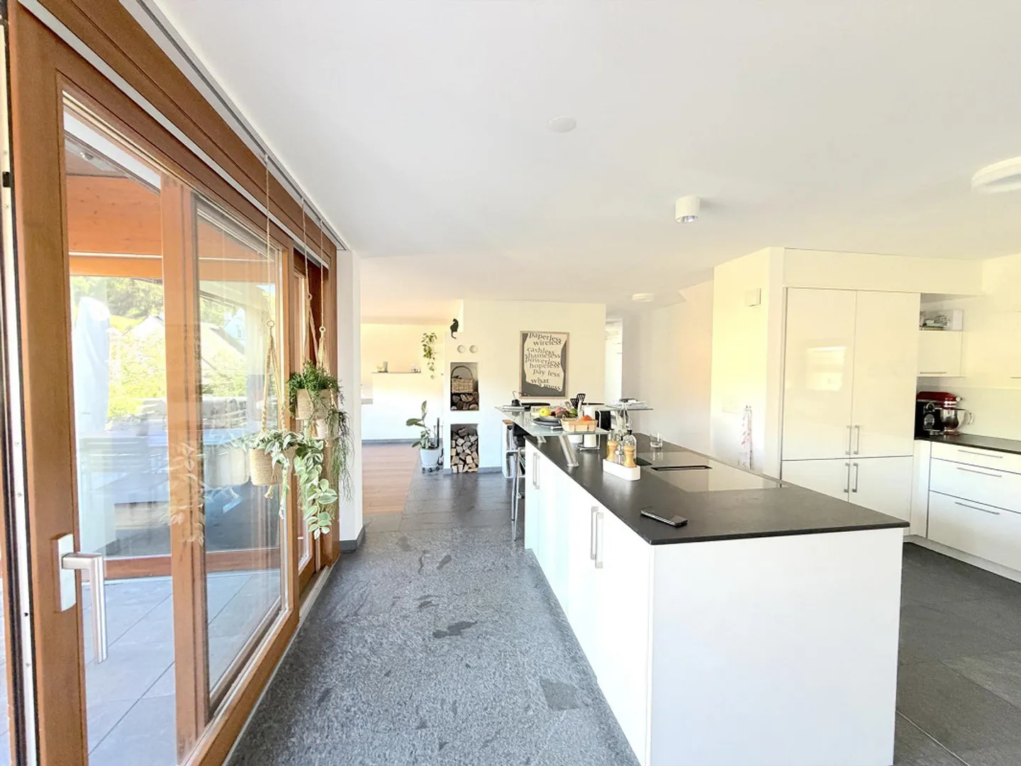 Muttenz: Attraente casa unifamiliare di 5,5 stanze con concetto abitativo generoso e giardino - Foto 8 di 14