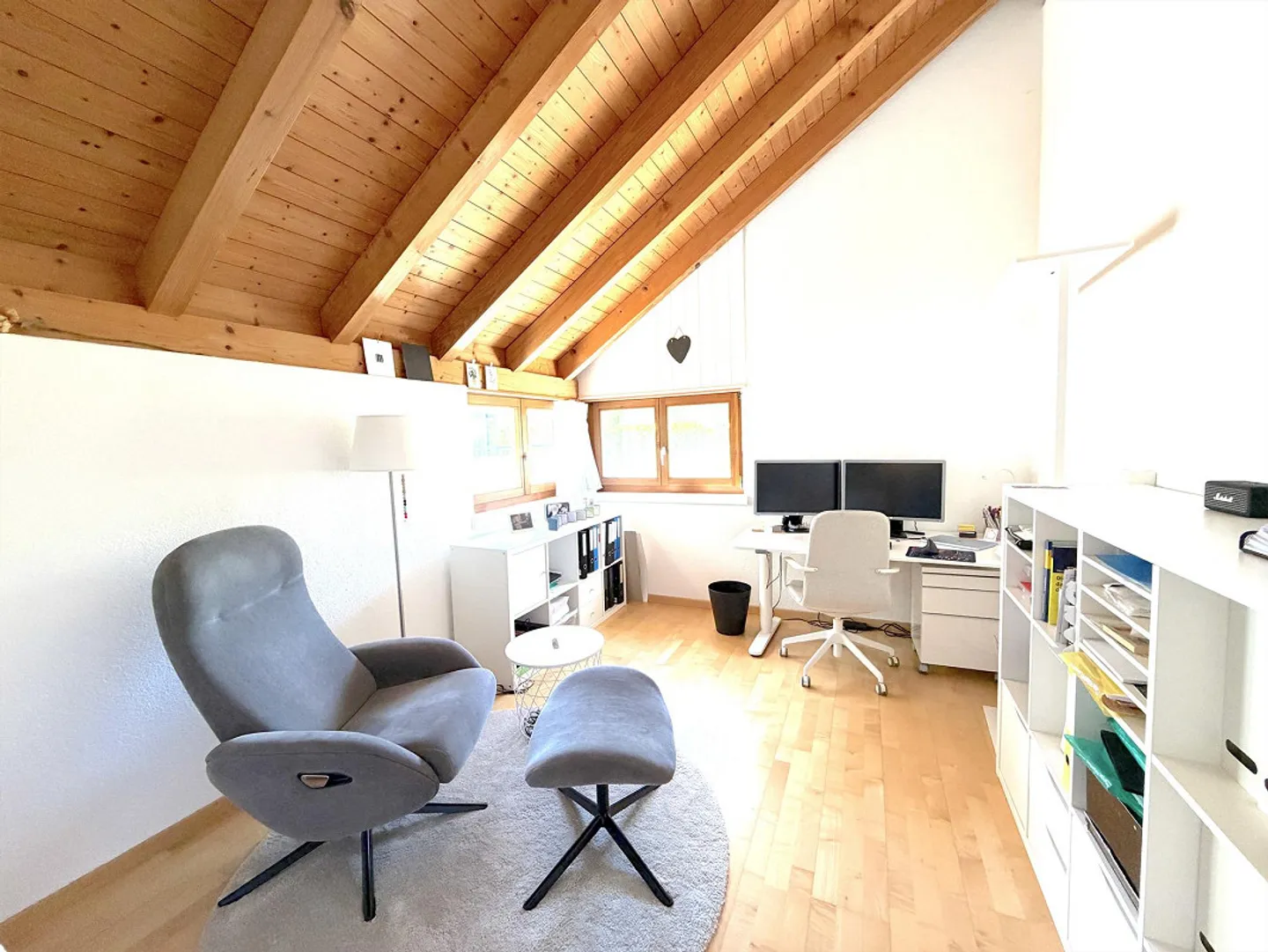 Muttenz: Attraente casa unifamiliare di 5,5 stanze con concetto abitativo generoso e giardino - Foto 9 di 14