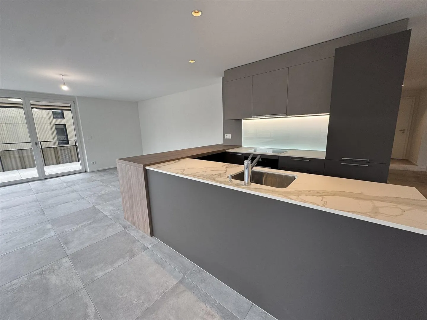 05669 - Appart. 4œ PCES - IMP. CHAMP-RIOND 20 - MATRAN - Foto 6 di 11