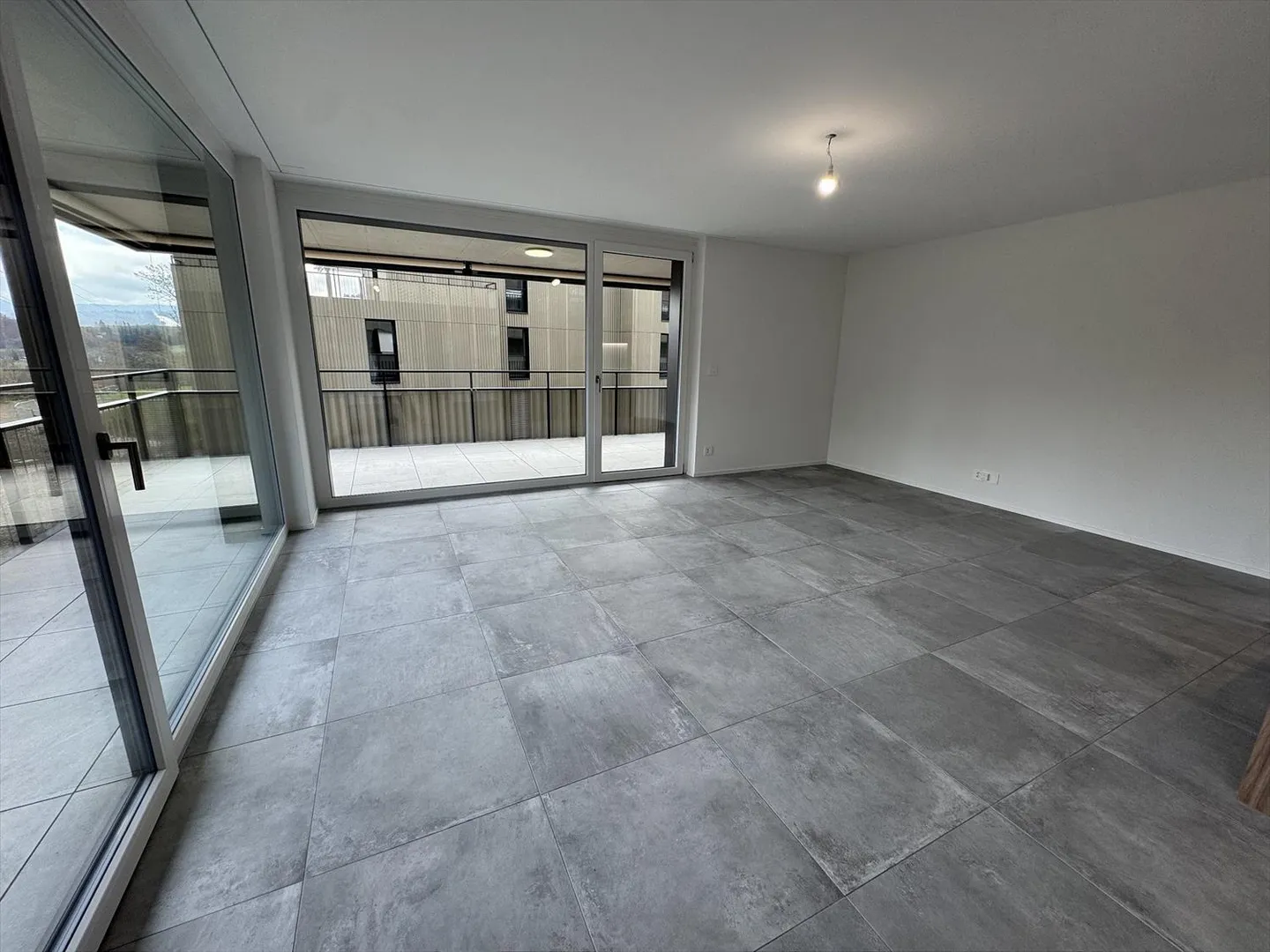 05669 - Appart. 4œ PCES - IMP. CHAMP-RIOND 20 - MATRAN - Foto 10 di 11