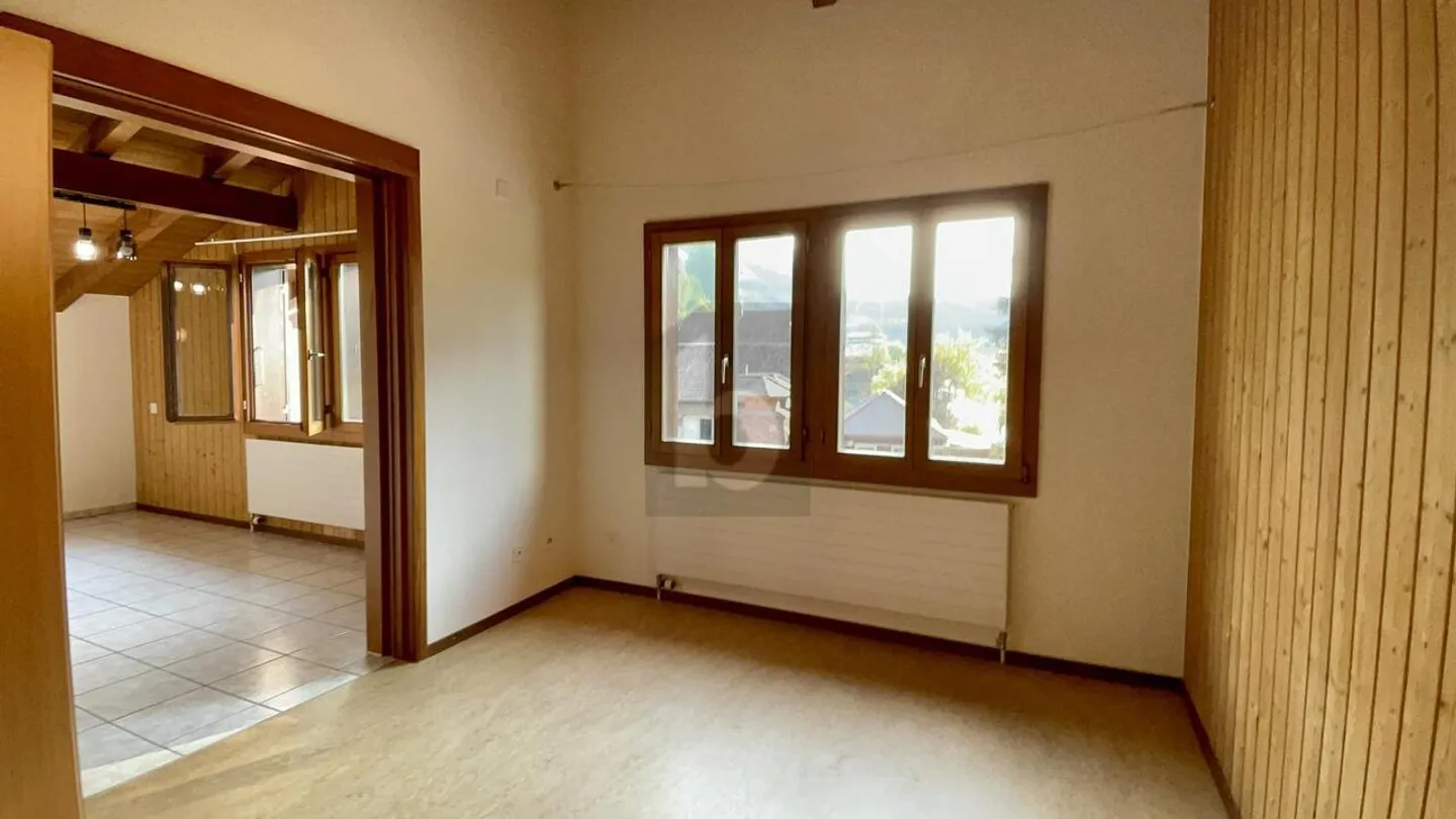 SPACIOUS AND FAMILY-FRIENDLY LOCATION - Photo 3 of 6