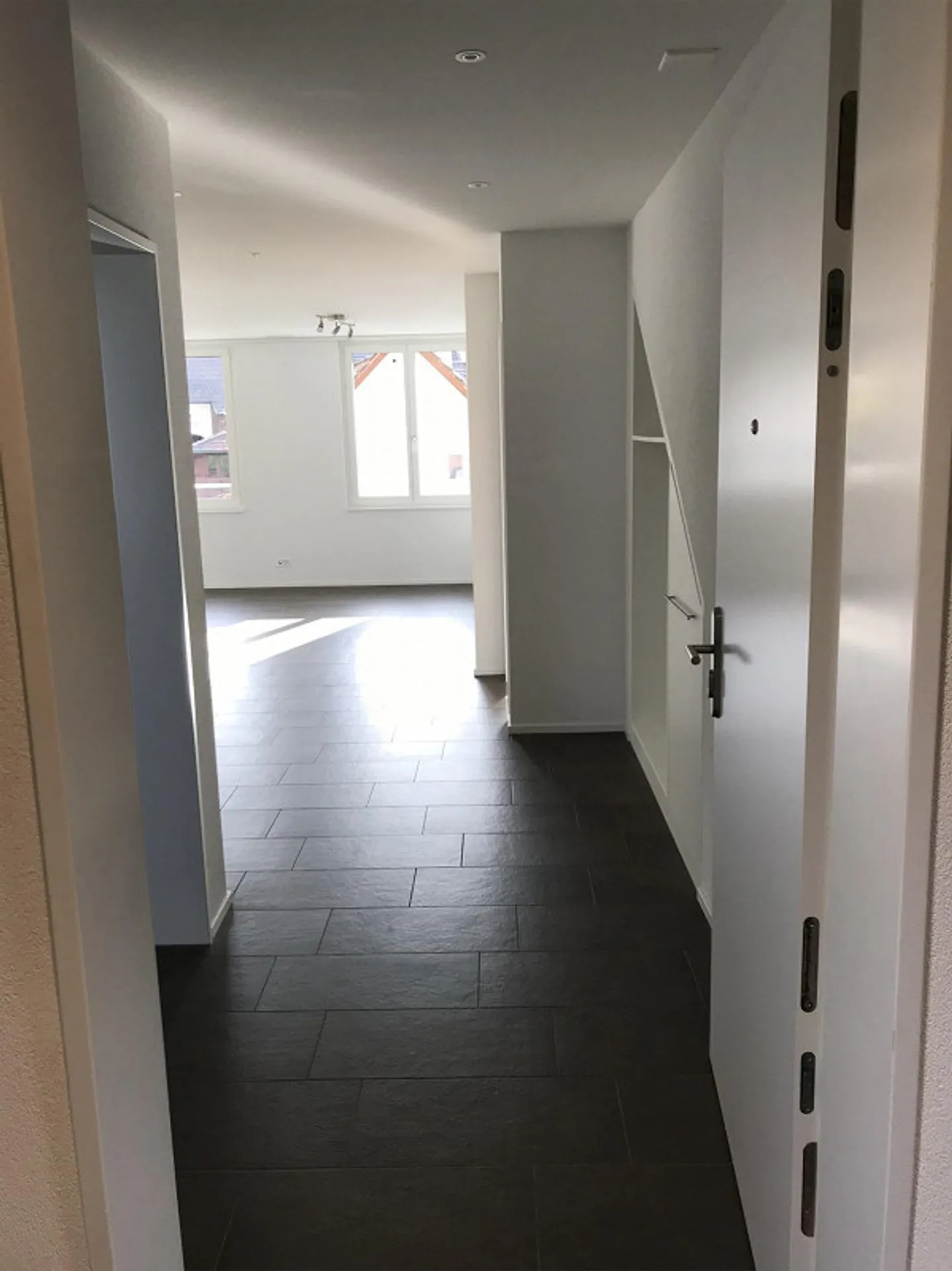 Moderne 3.5-Zimmer Wohnung - Foto 2 von 10