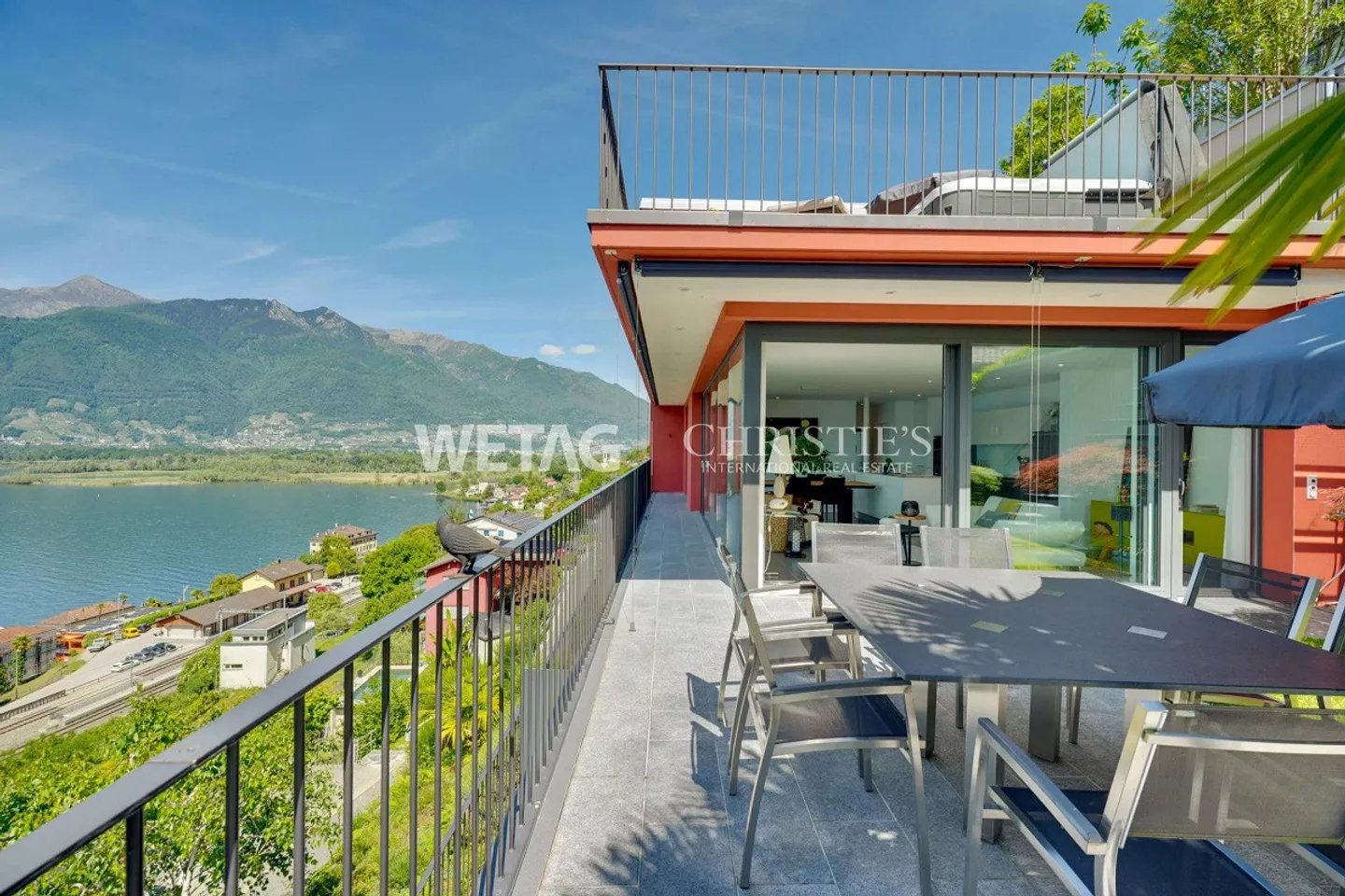 Villa moderne avec terrasses et vue spectaculaire sur le lac à Vira Gambarogno à vendre - Photo 10 sur 13