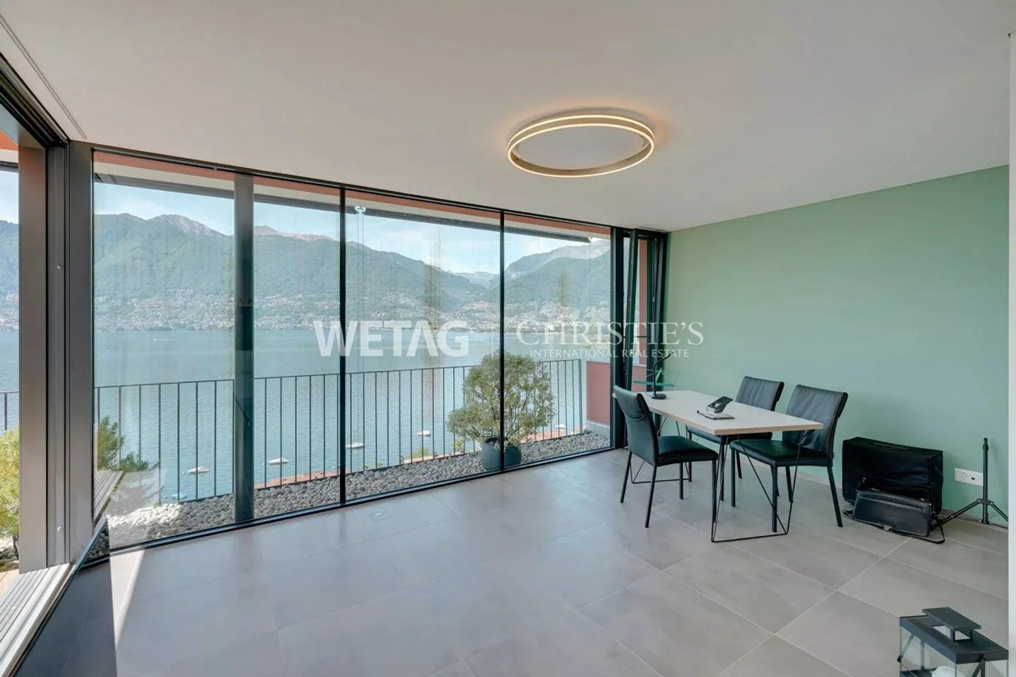 Villa moderne avec terrasses et vue spectaculaire sur le lac à Vira Gambarogno à vendre - Photo 11 sur 13