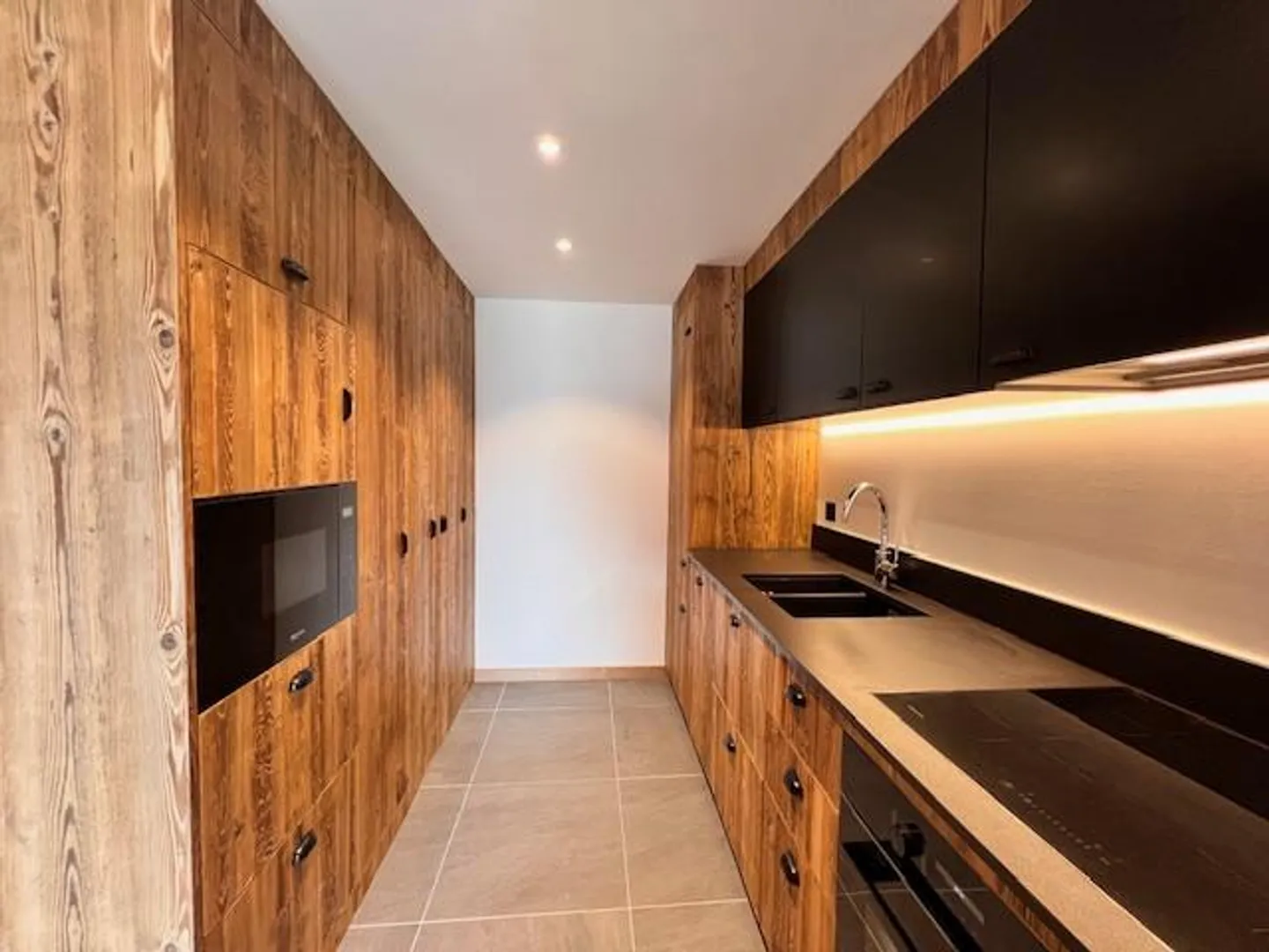 Nuovamente ristrutturato 3.5 stanze - Foto 4 di 10