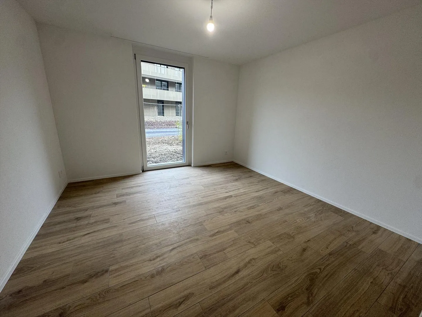 05599 - Appart. 4œ PCES - IMP. CHAMP-RIOND 16 - MATRAN - Foto 3 von 11