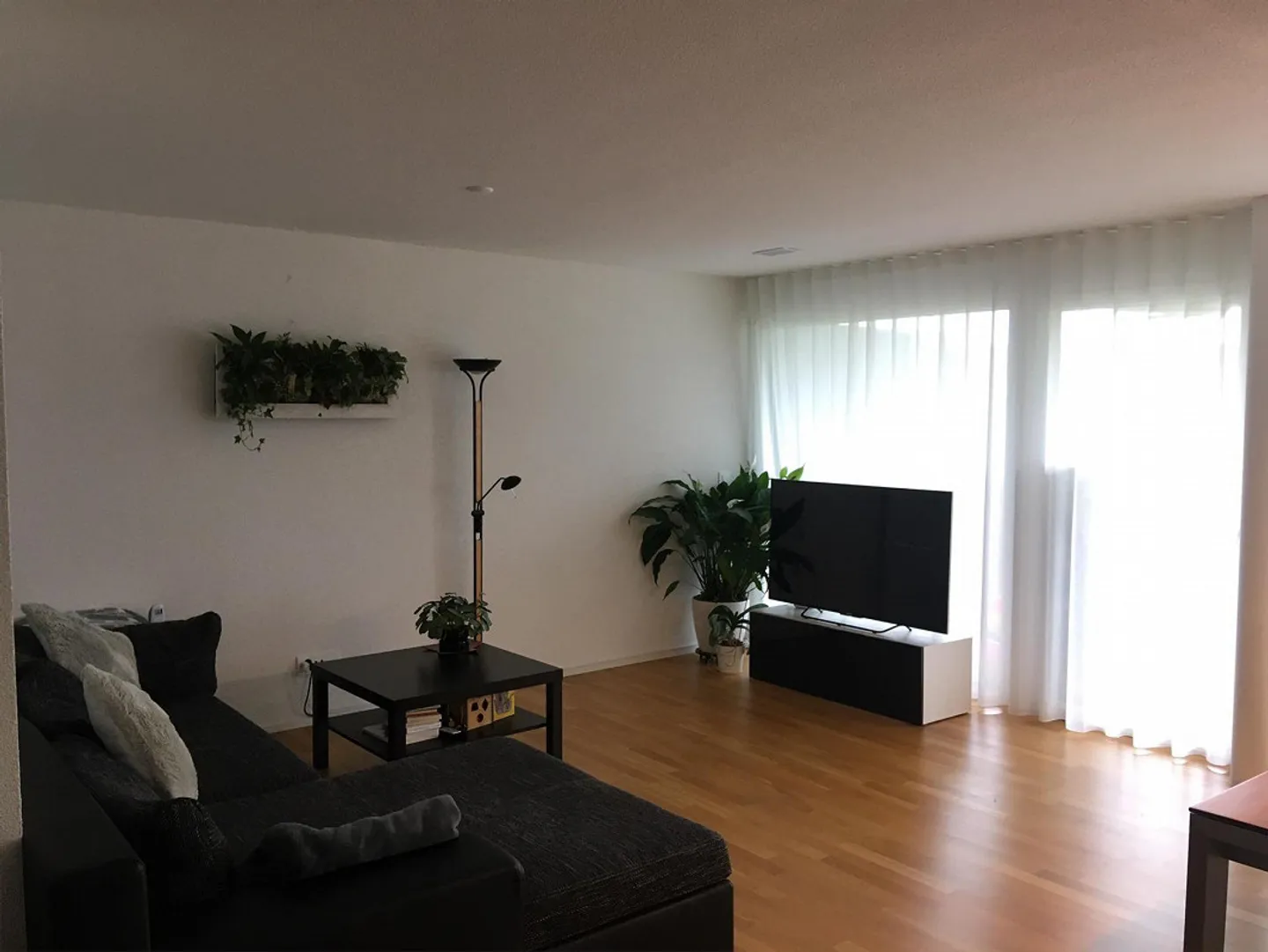 Charmante appartement de 3,5 pièces dans un emplacement calme et proche de la nature - Photo 1 sur 6