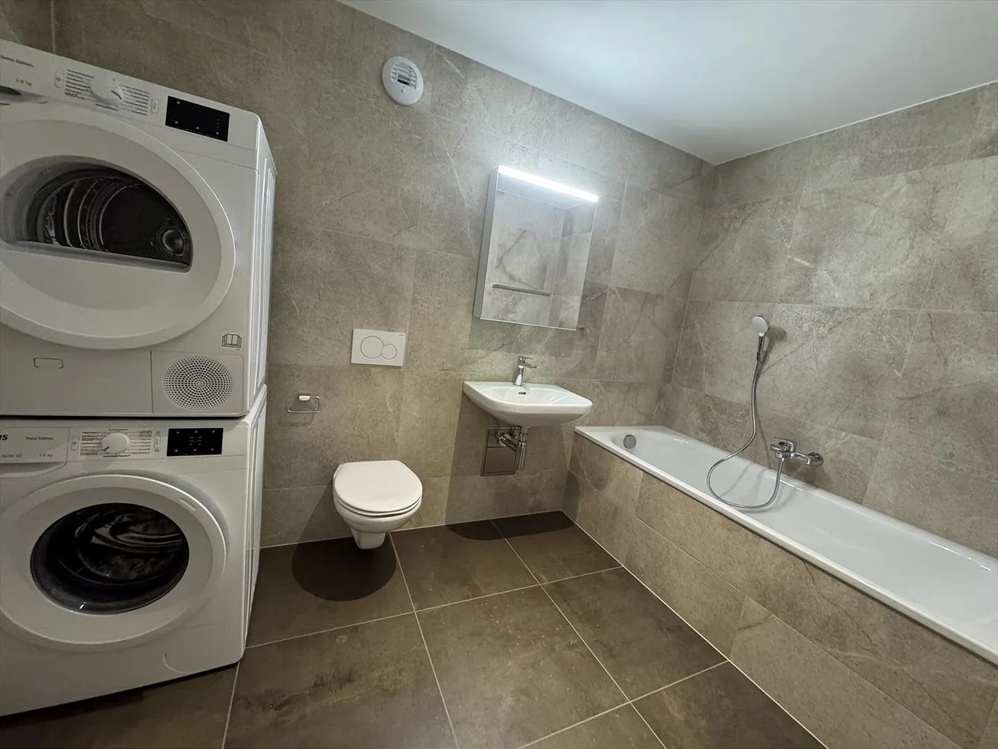 05599 - Appart. 4œ PCES - IMP. CHAMP-RIOND 16 - MATRAN - Foto 9 von 11