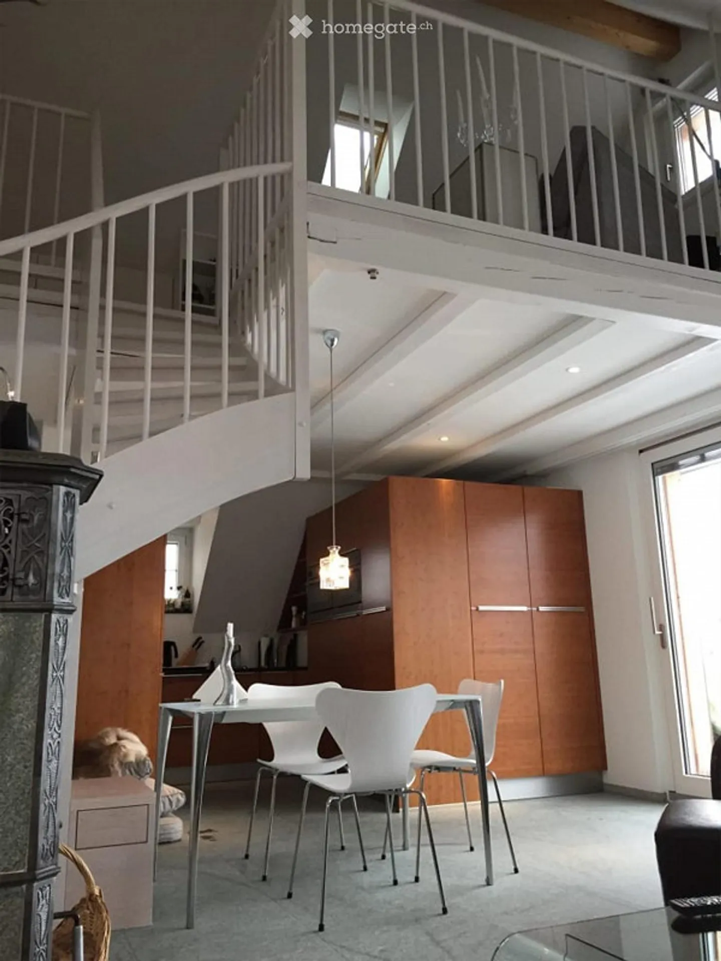 Appartement en duplex lumineux de 3 pièces dans un emplacement calme à Herrliberg - Photo 2 sur 13