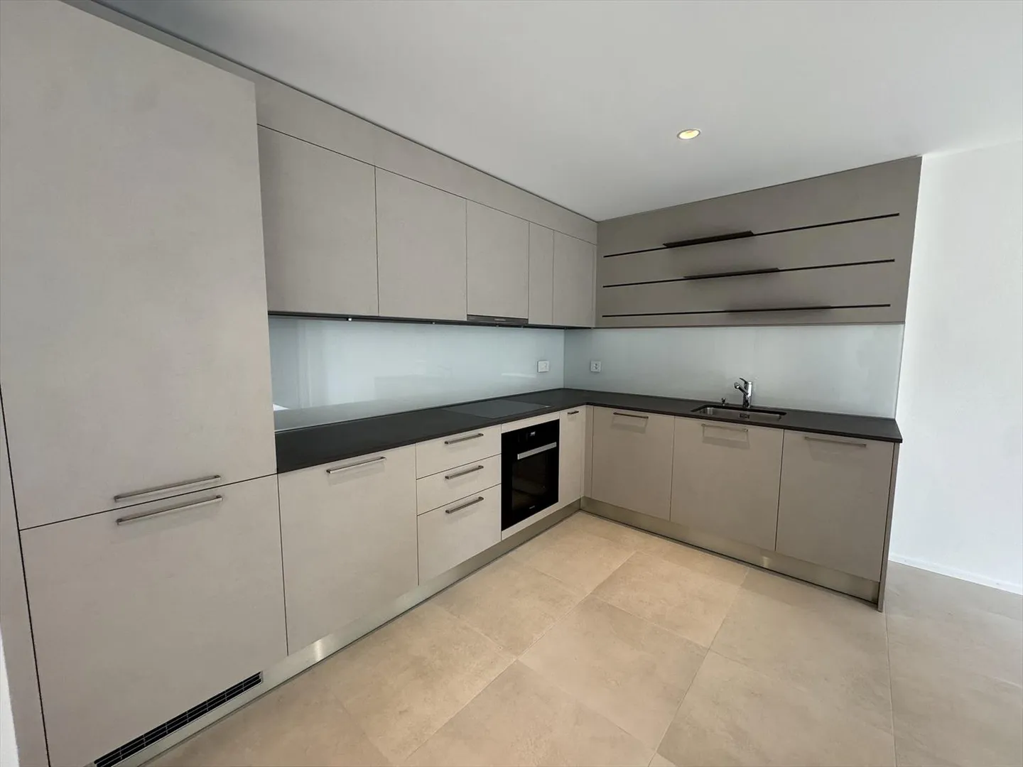 05599 - Appart. 4œ PCES - IMP. CHAMP-RIOND 16 - MATRAN - Foto 7 von 11