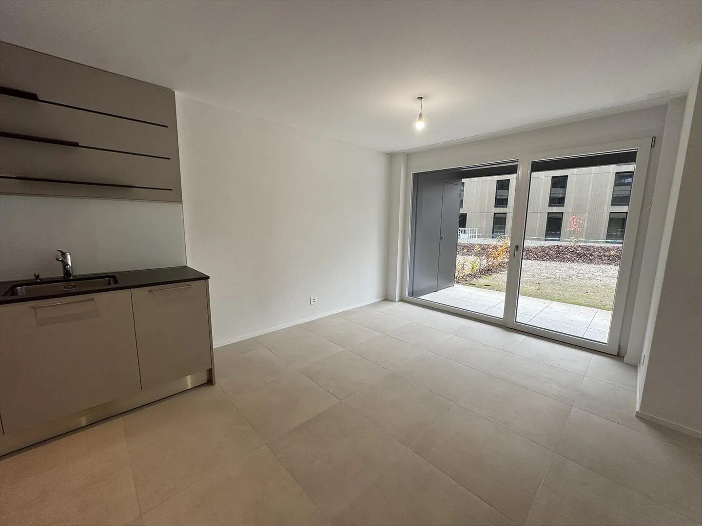 05599 - Appart. 4œ PCES - IMP. CHAMP-RIOND 16 - MATRAN - Foto 8 von 11