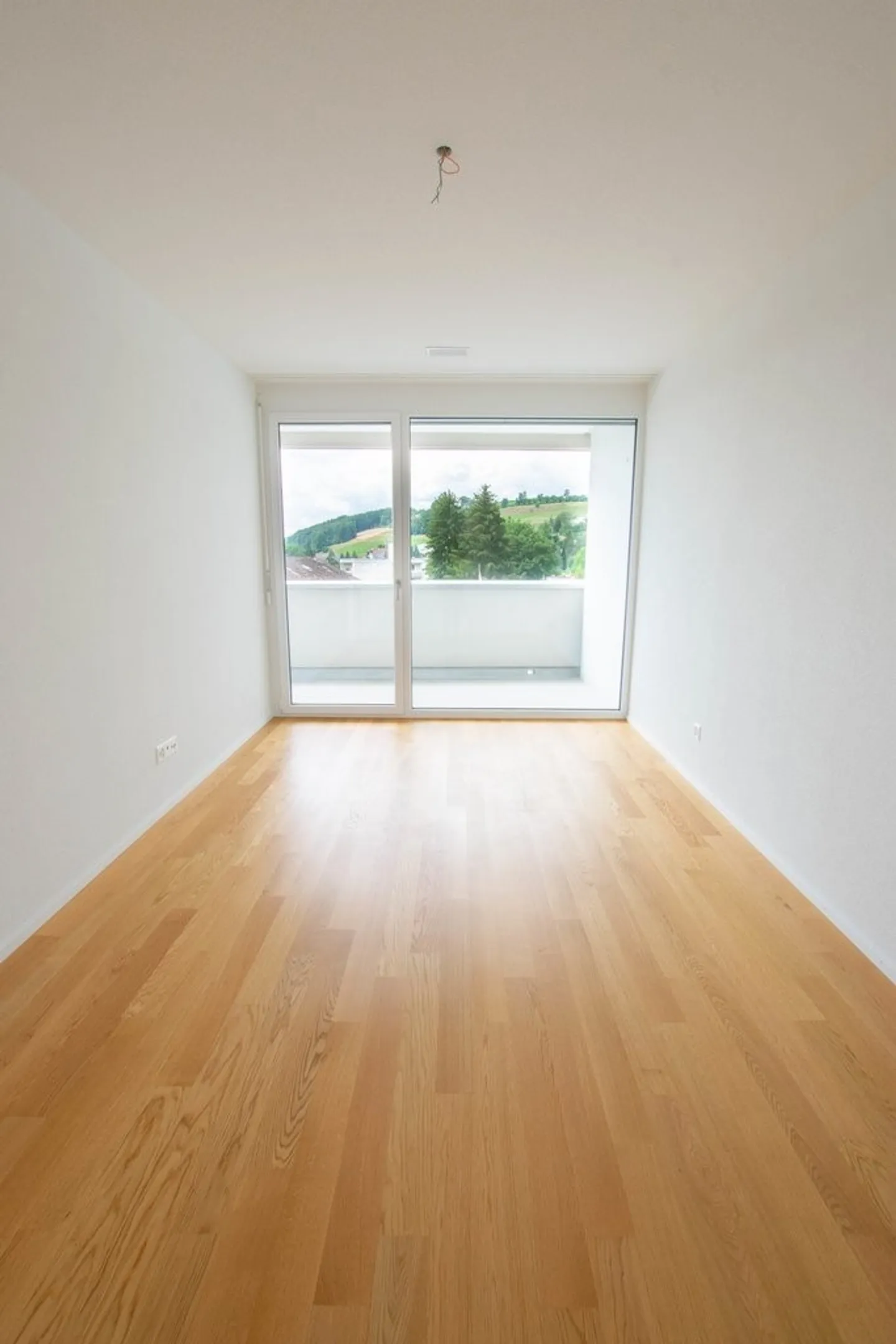 Modern 2.5-Room Apartment - Photo 4 of 10